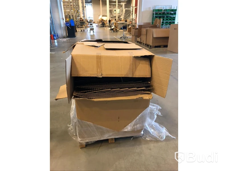 5 lådor med “60 cell shipper” i papp